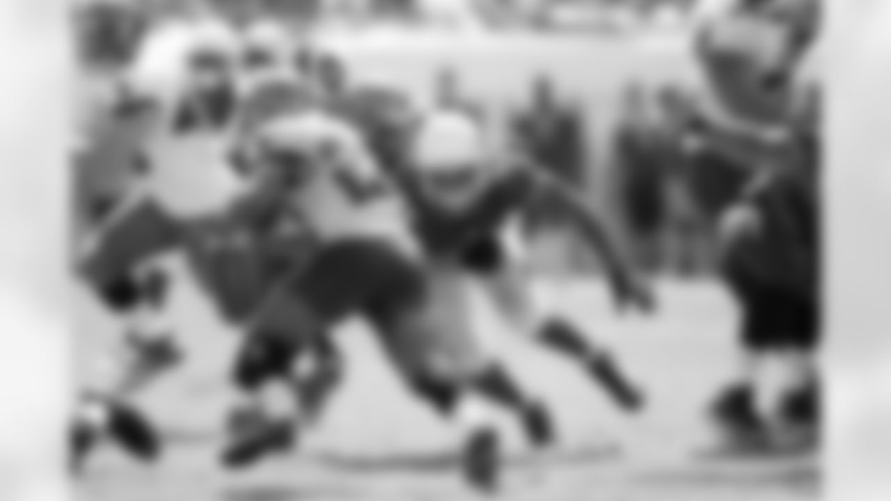 DE Calais Campbell prepares to tackle Buccaneers RB Doug Martin.