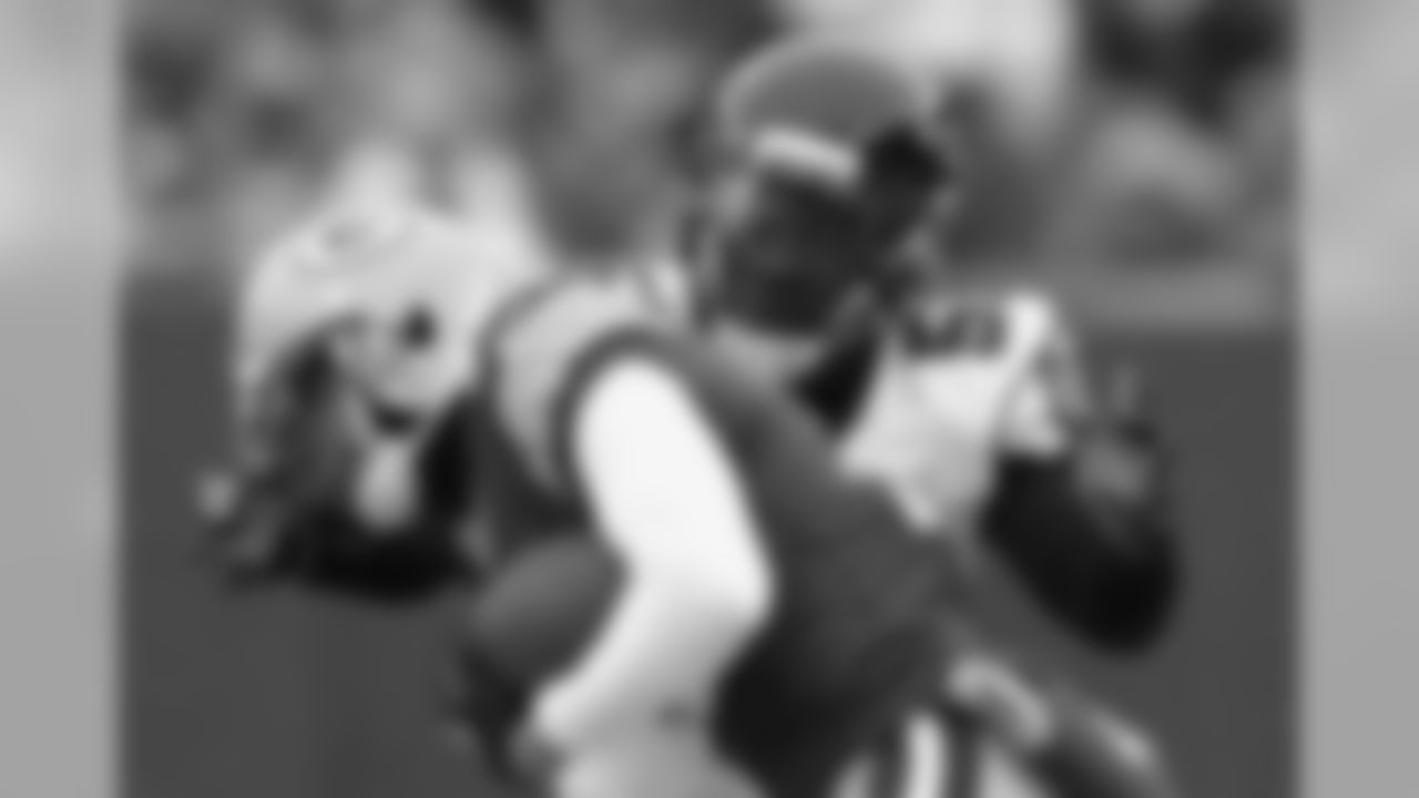 LB Sean Weatherspoon