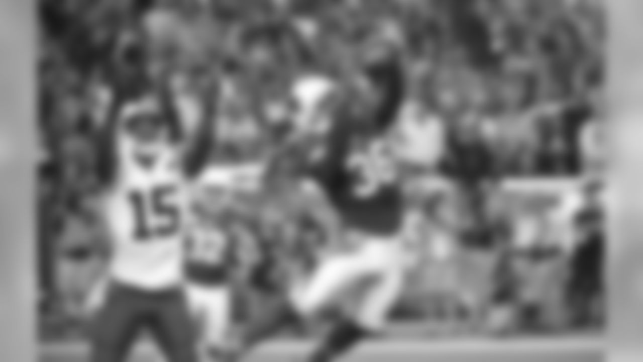 S D.J. Swearinger picks off Jets QB Ryan Fitzpatrick