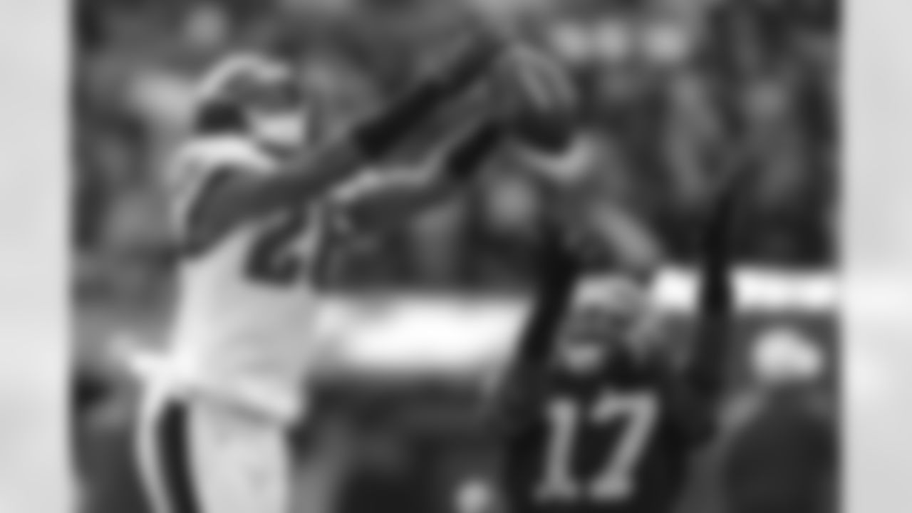 CB Cary Williams