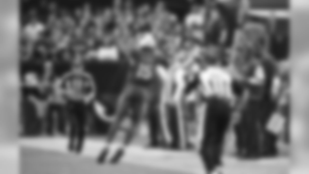 Floyd completes the toe-tapping sideline catch