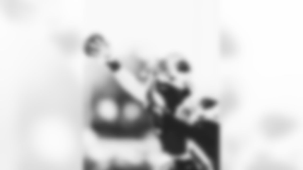 WR KeeSean Johnson