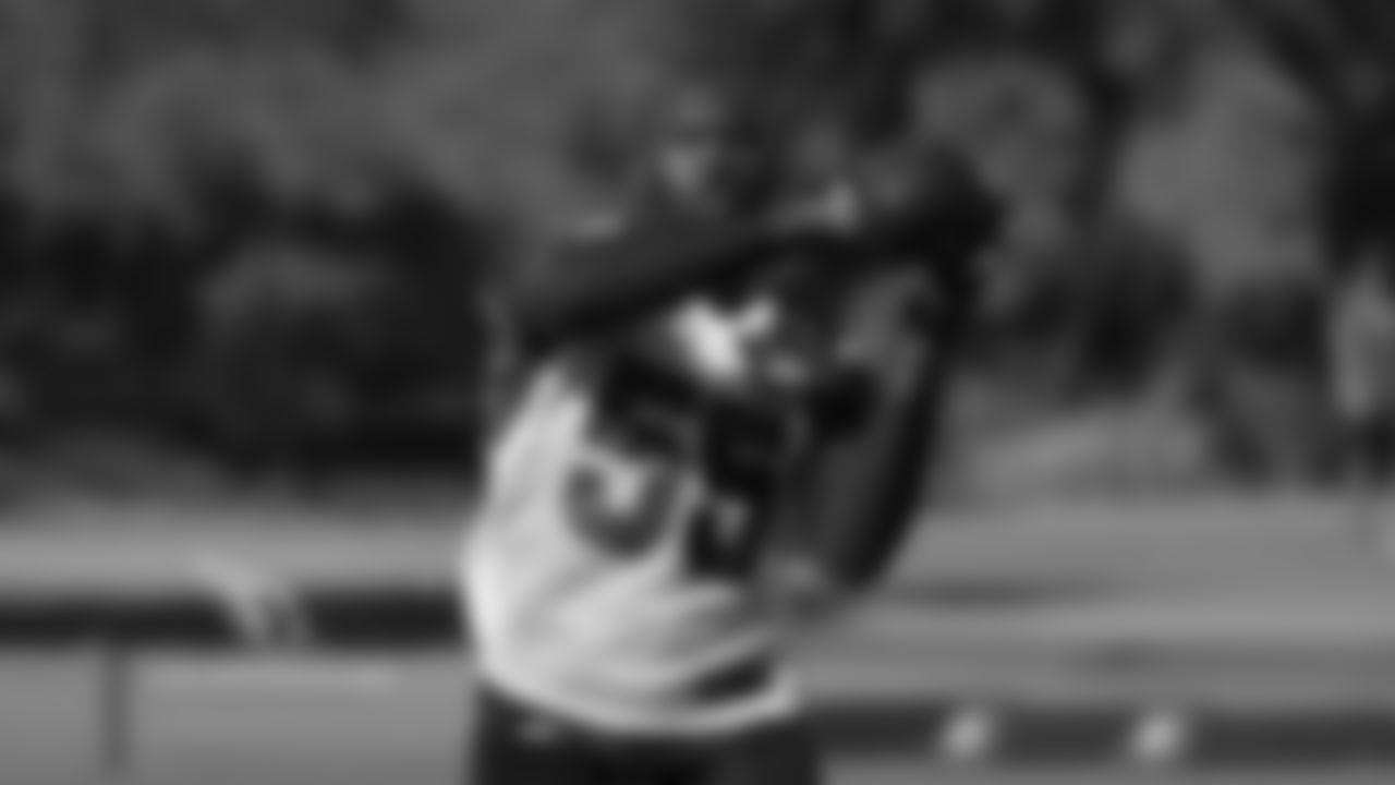 LB Chandler Jones