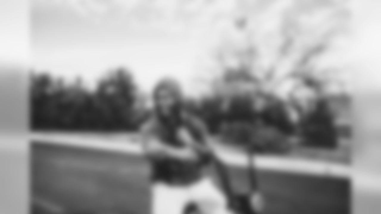 Cardinals quarterback Kyler Murray gifted his linemen Phat Scooters for Christmas