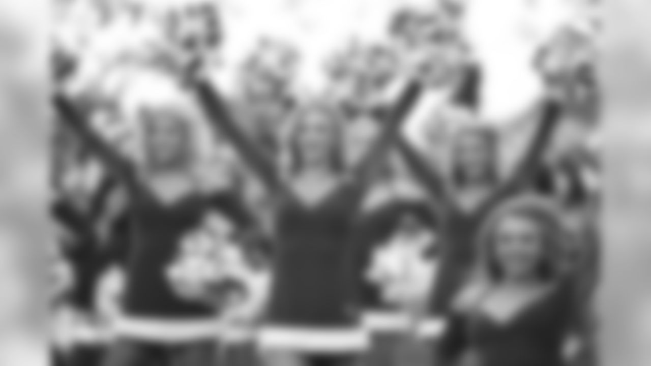 Images of the Cardinals cheerleaders during the Week 15 contest at State Farm Stadium