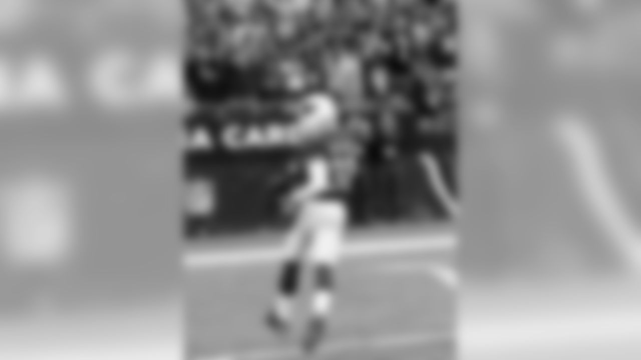 S Tyrann Mathieu returns an interception for a score