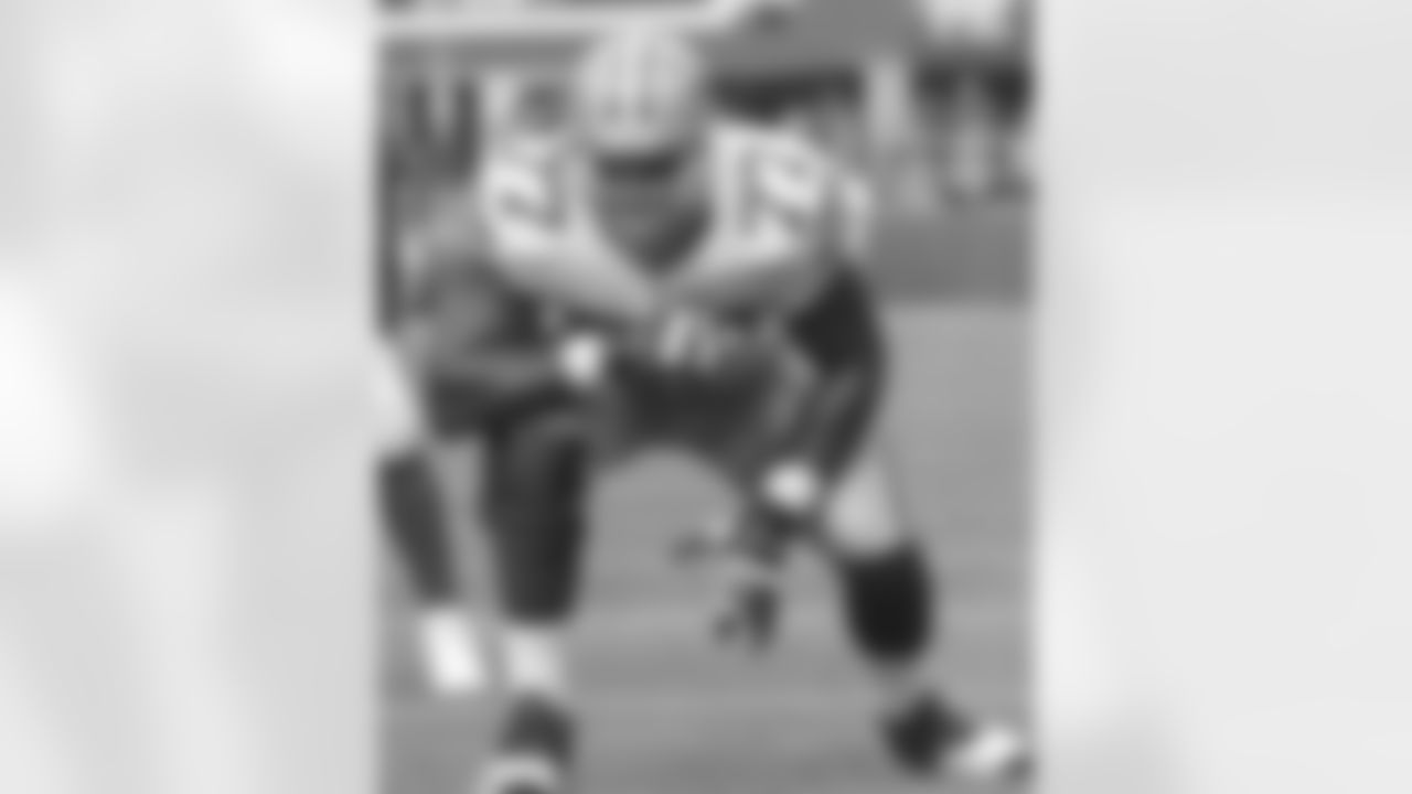 LT Tyron Smith