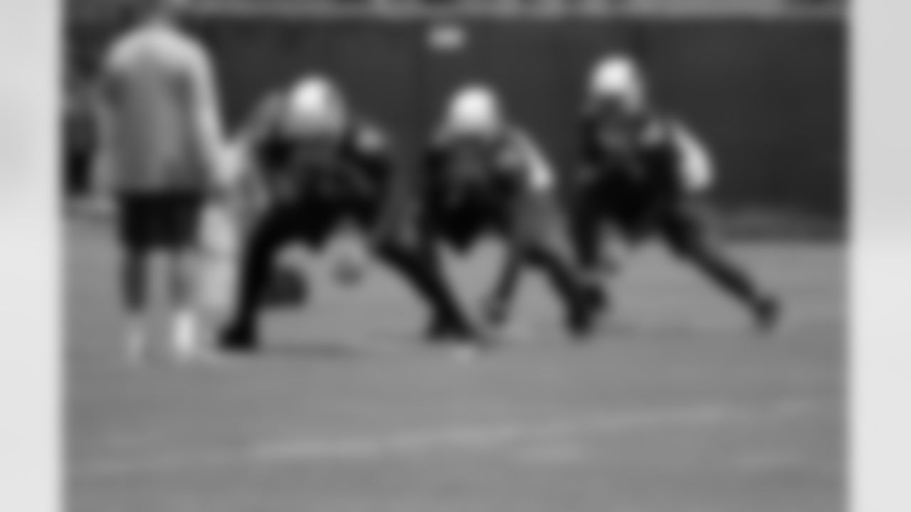 Left tackles work on technique