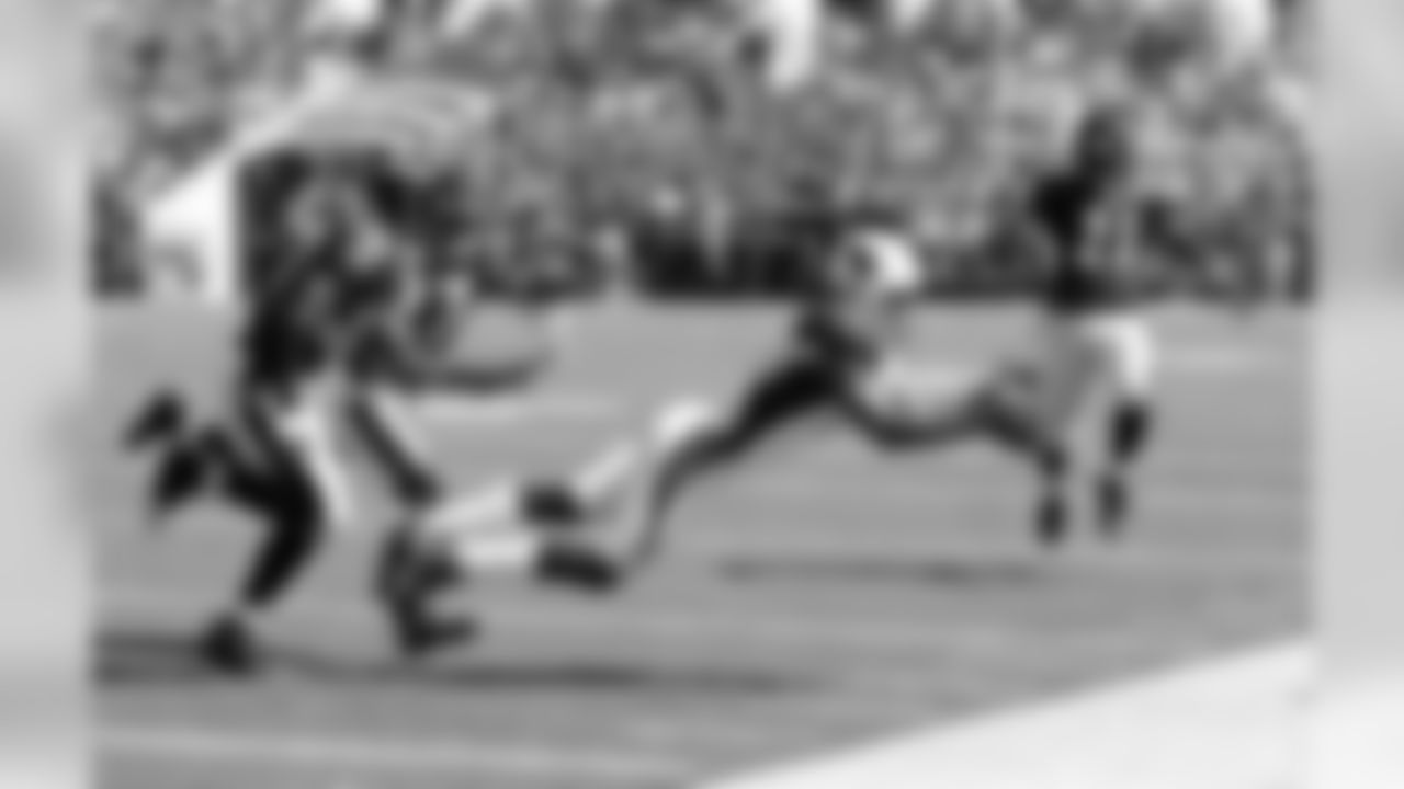 Diving catch in Baltimore, 2007