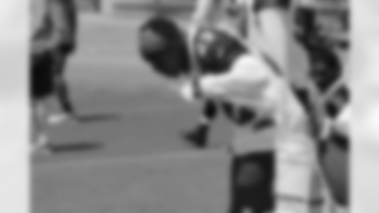 S Tony Jefferson takes a drink