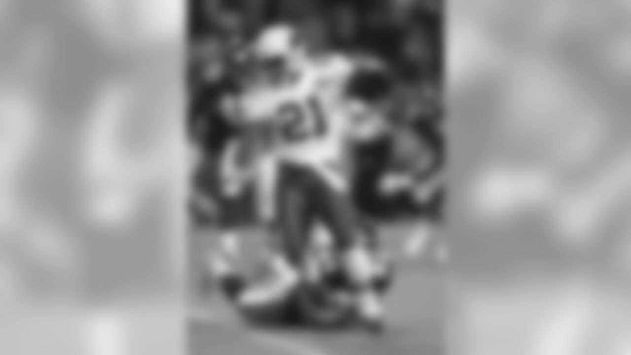1999: RB Eric Metcalf on a kick return