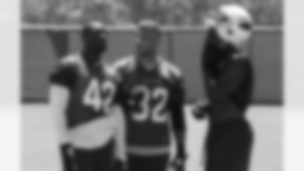 Josh Hill (42), Tyrann Mathieu (32) and Javon Harris rest