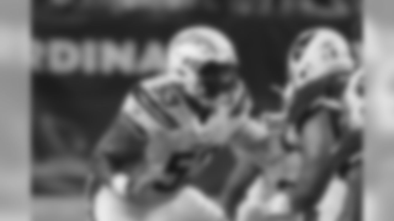 Los Angeles Chargers center Mike Pouncey