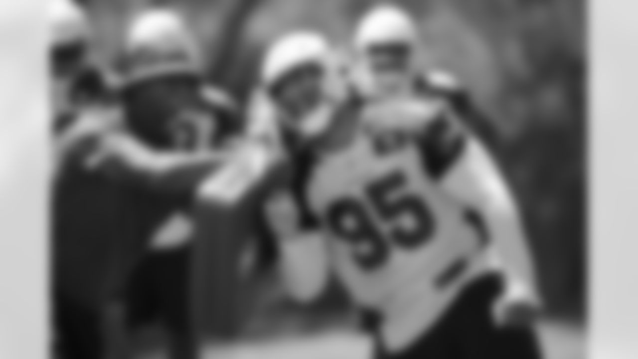 Arizona Cardinals defensive tackle Leki Fotu (95) practices during Week 1 of the OTA offseason program on Tuesday, May 24, 2022 in Tempe, AZ.