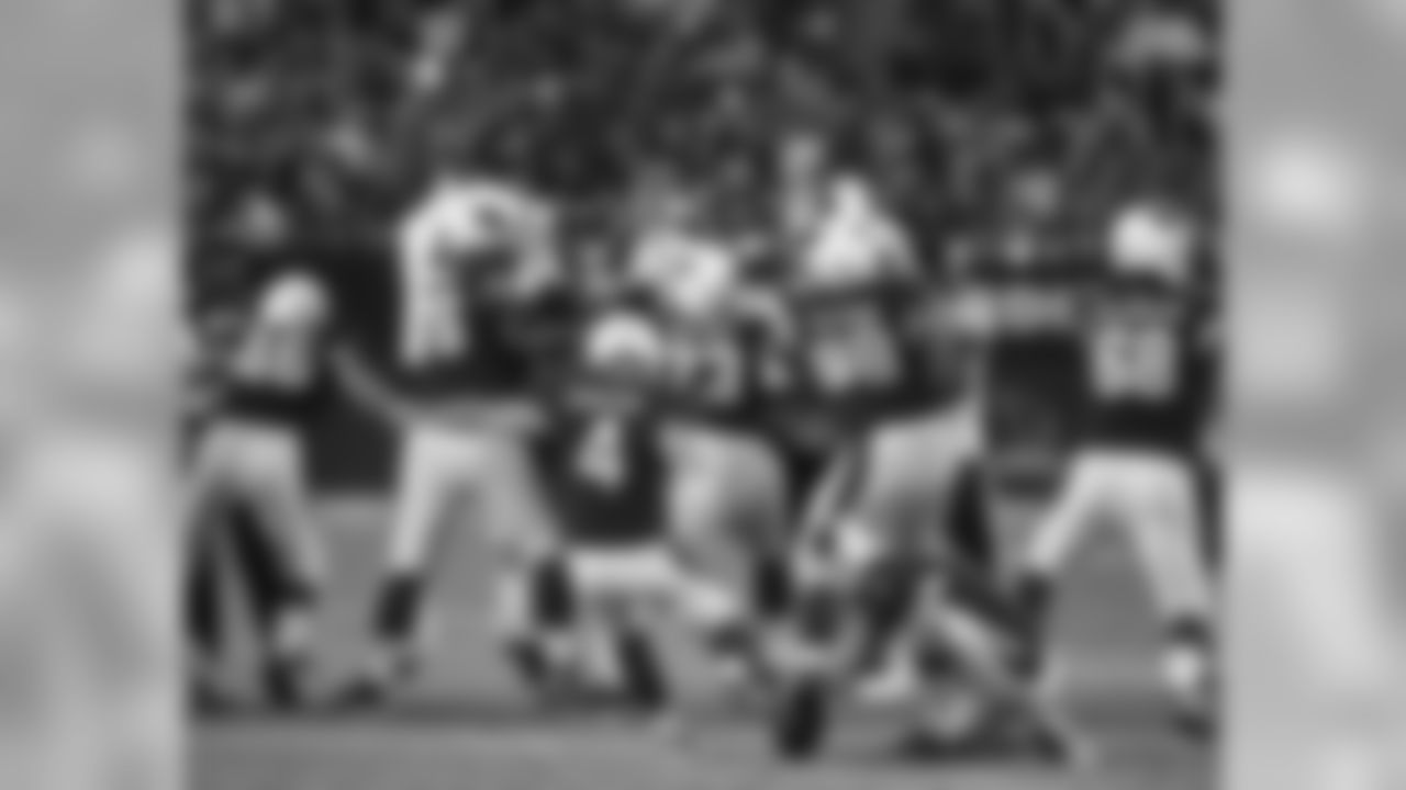 K Phil Dawson attempts a 63-yard field goal