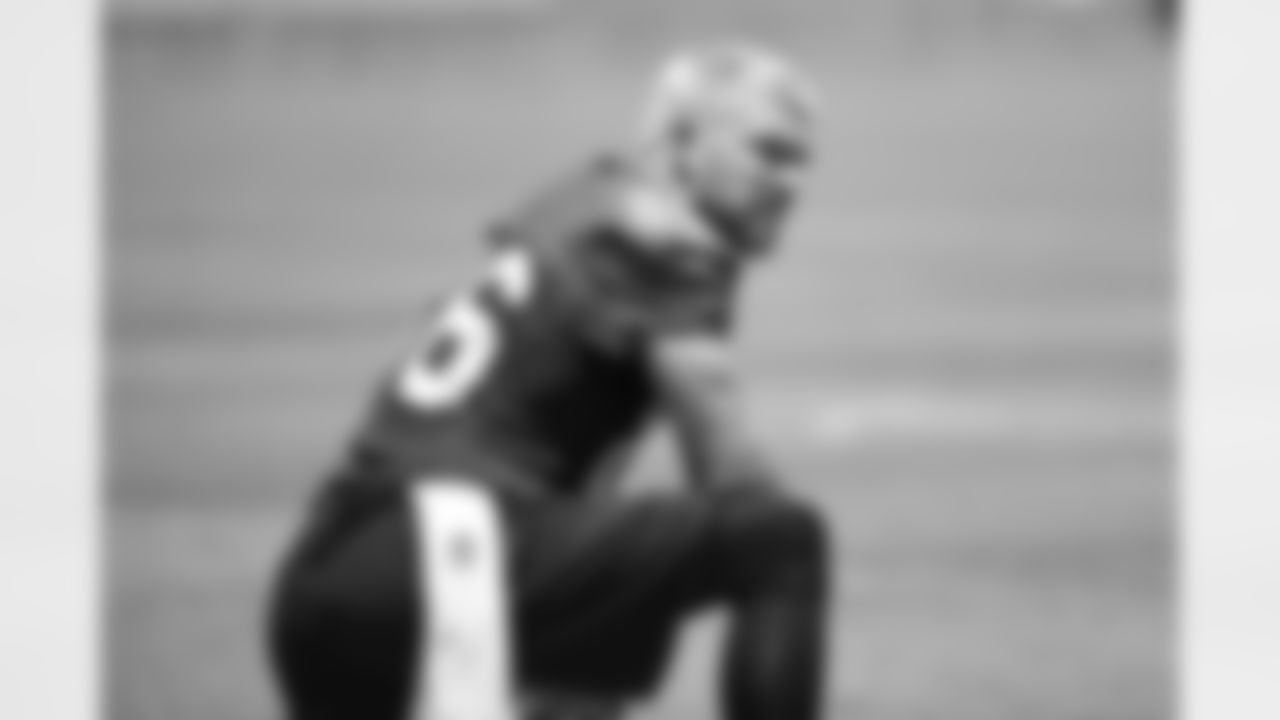 Arizona Cardinals tight end Zach Ertz (86) practices during Week 1 of the OTA offseason program on Tuesday, May 24, 2022 in Tempe, AZ.