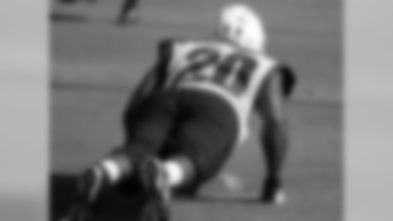 S Deone Bucannon does push-ups after dropping an interception