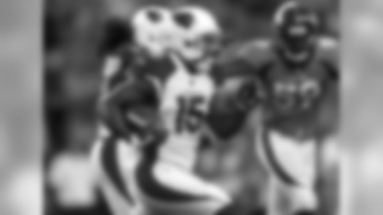 WR Jeremy Ross with the reception