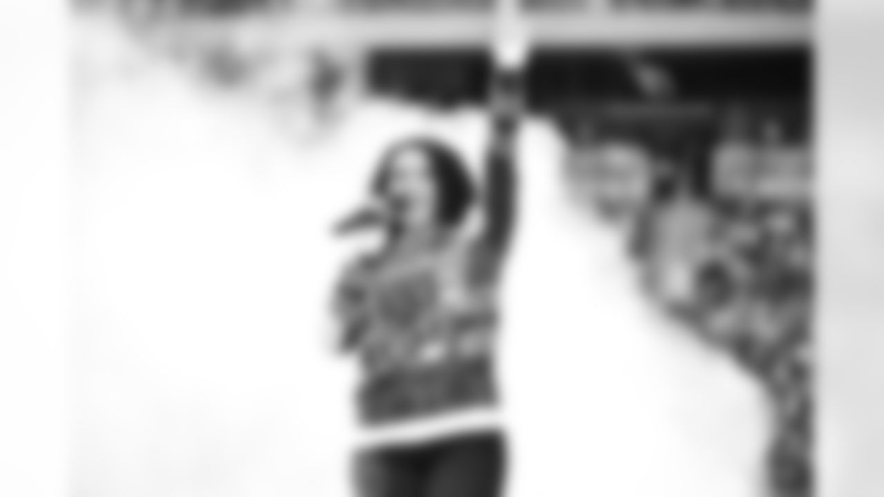 Jordin Sparks does the National Anthem before the Saints game