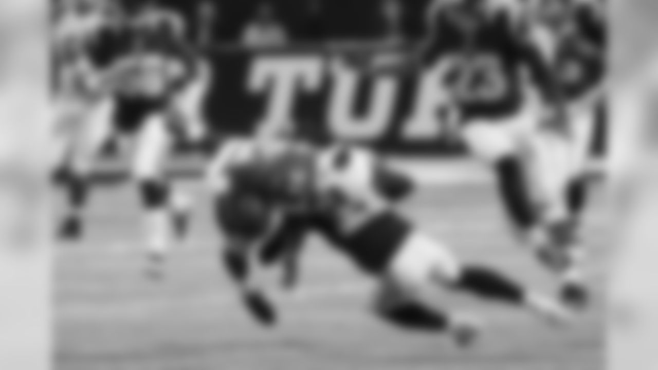 RB Kerwynn Williams against the Rams