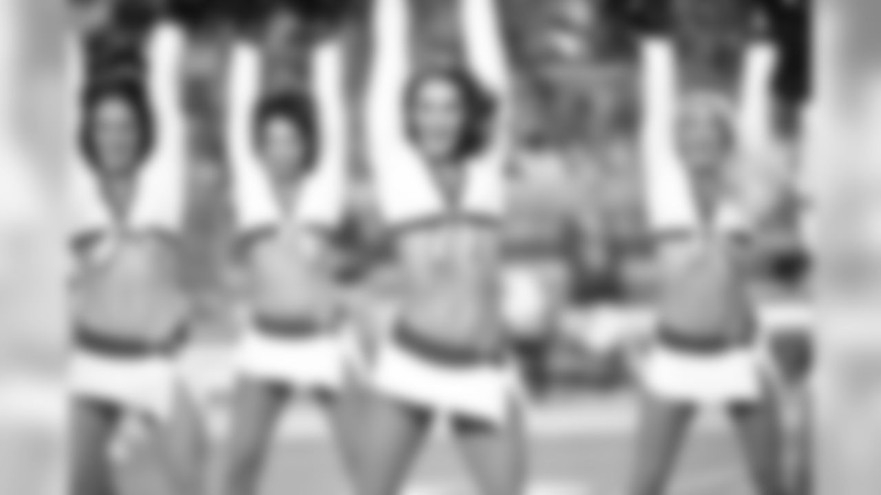 CheerBroncos15