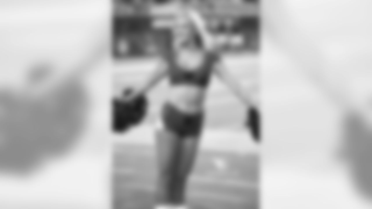 CheerBroncos33