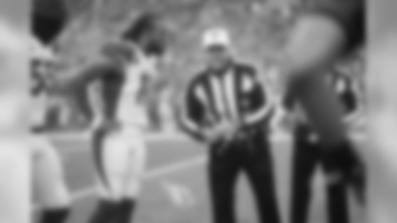 WR Larry Fitzgerald at the coin toss.