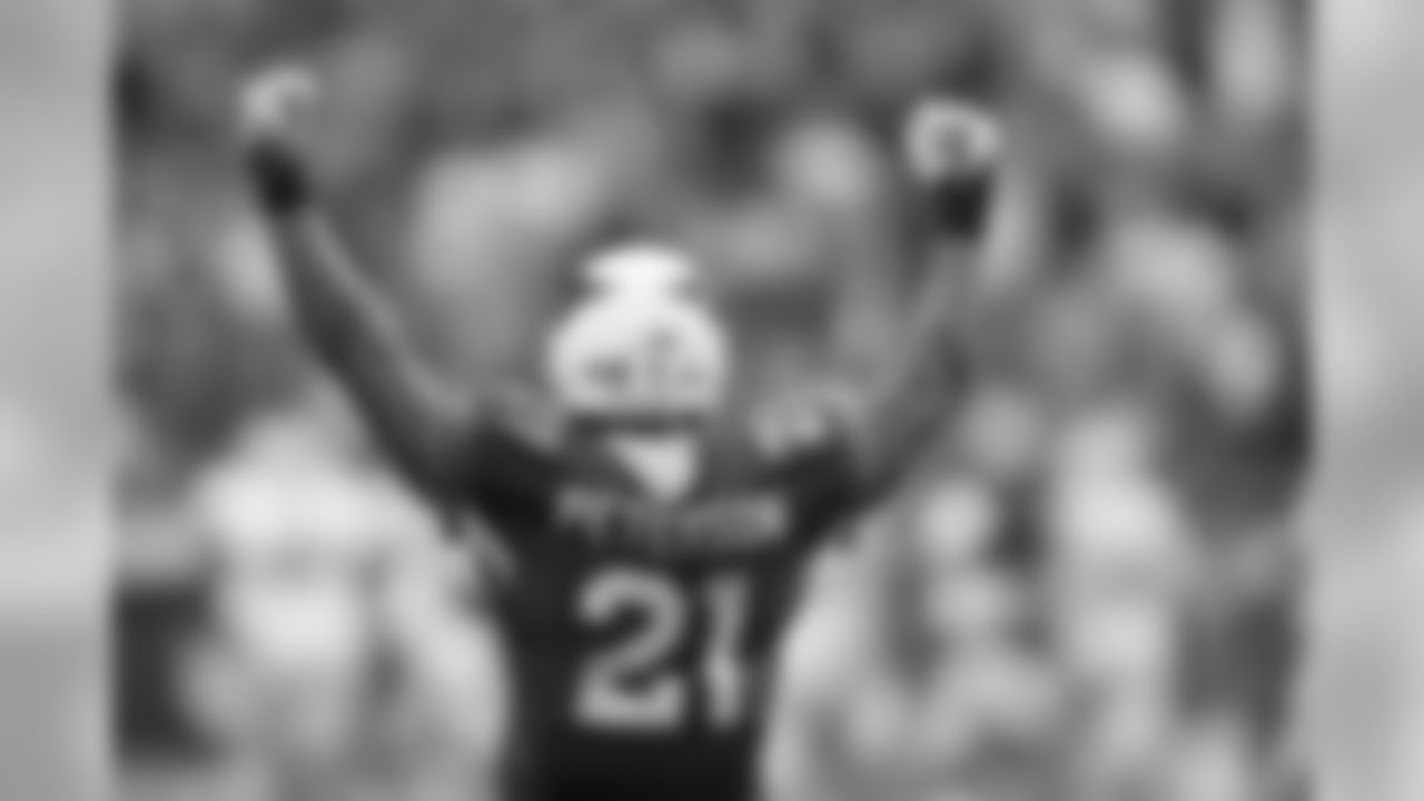 CB Patrick Peterson celebrates.