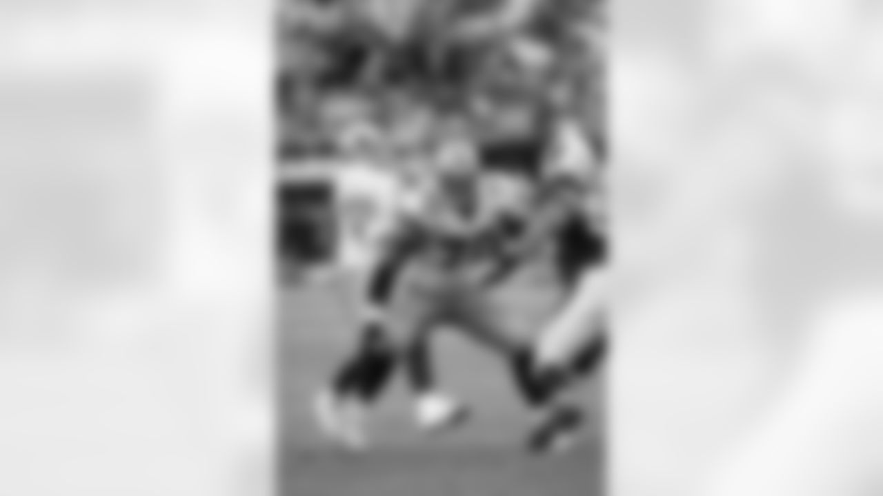 One-time Cardinals Guard Leonard Davis faces Arizona as a Dallas Cowboy on 10/12/08