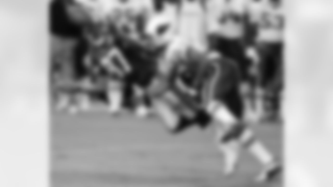 2000: Seattle WR Derrick Mayes is defended by CB Aeneas Williams