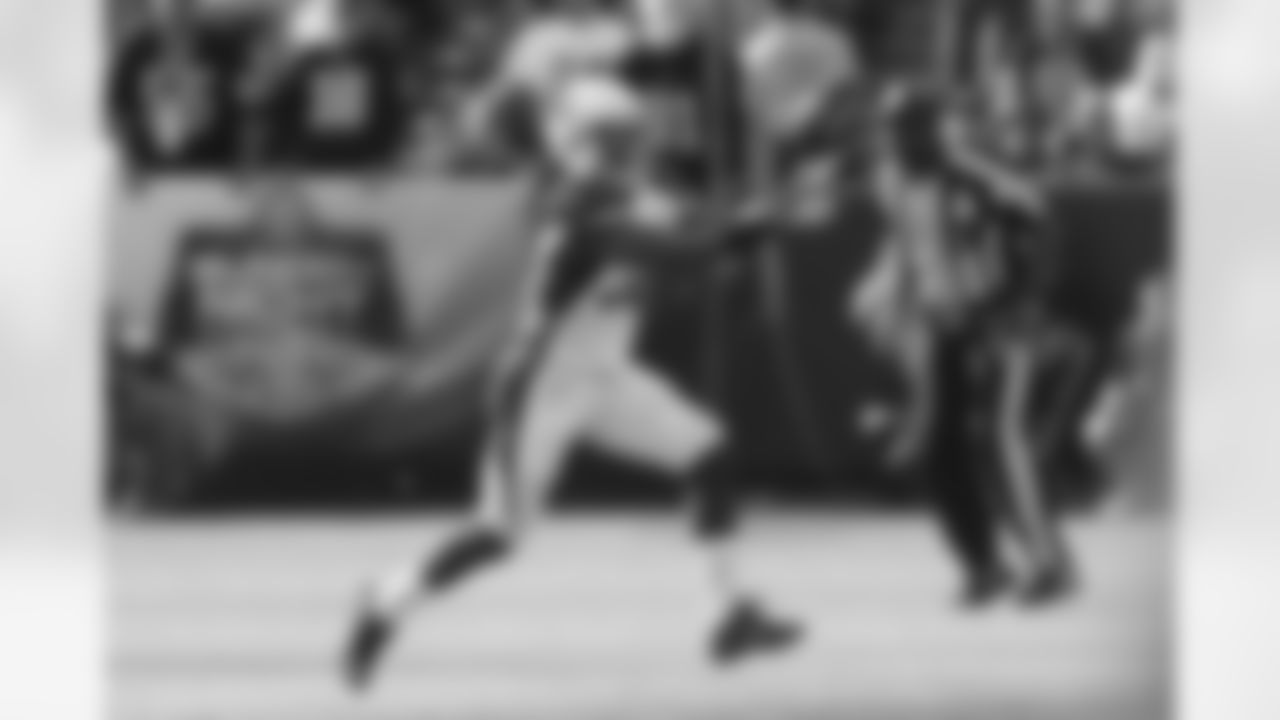 RB Andre Ellington bobbles and then catches a pass