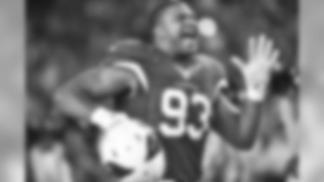 DE Calais Campbell