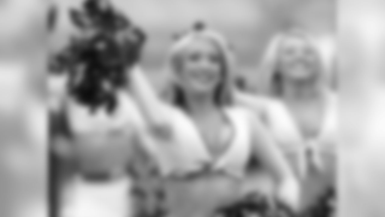 2007 Cardinals Cheerleaders at Games