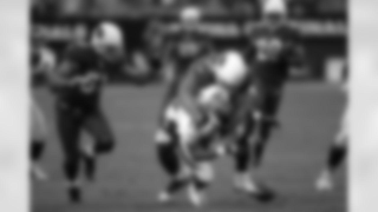 Alan Branch with the tackle