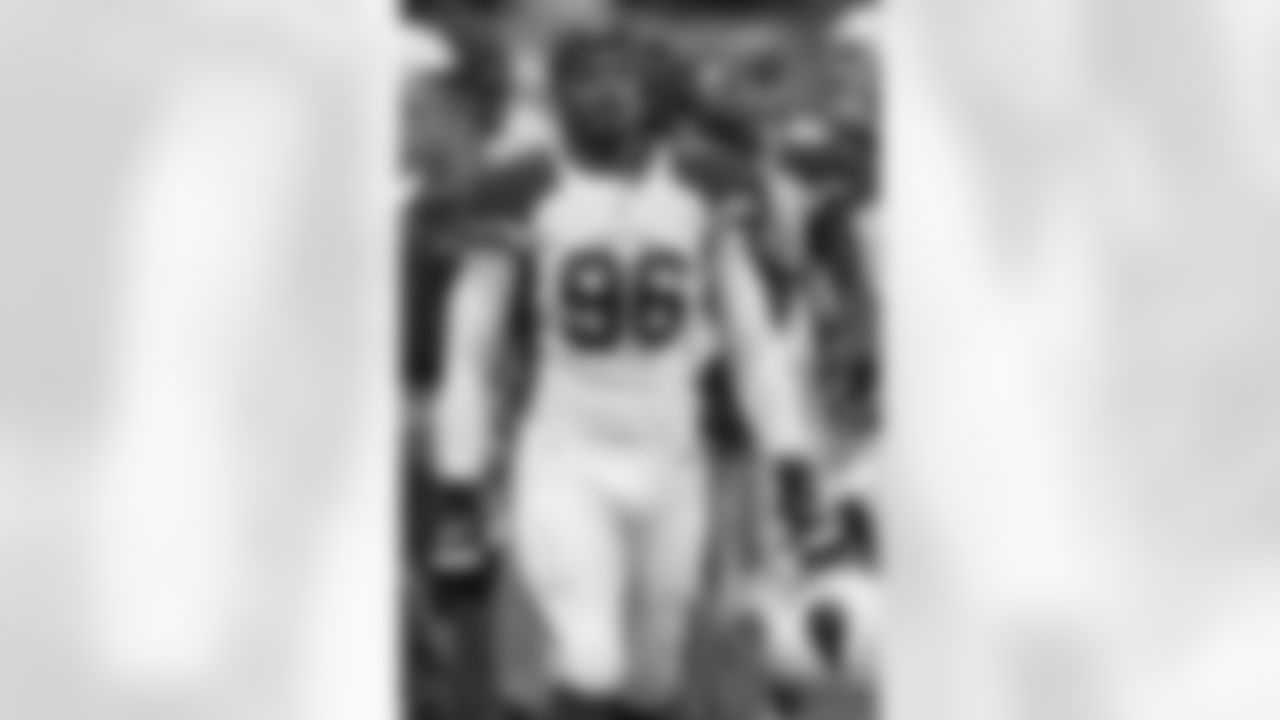 Defensive end Ronald Talley