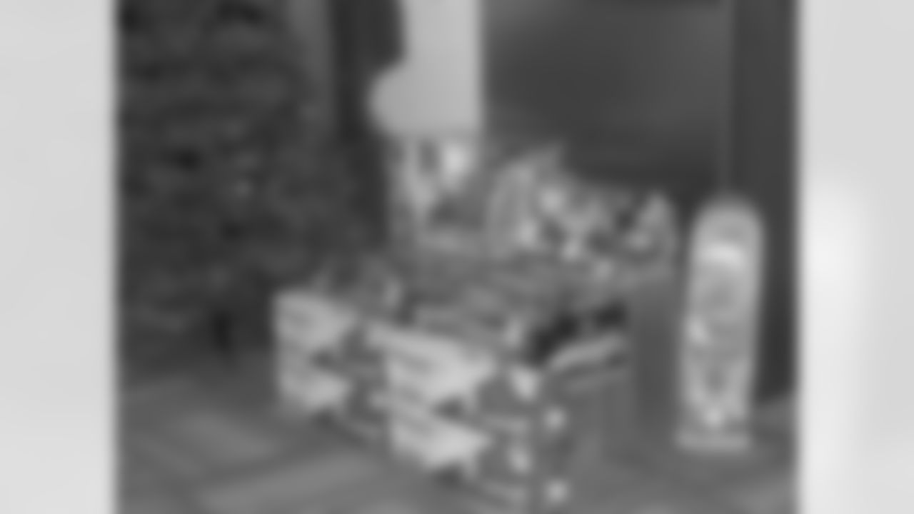 Travis LaBoy gift giveaway