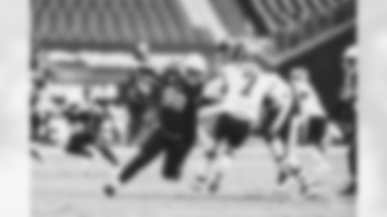 DT Corey Peters
