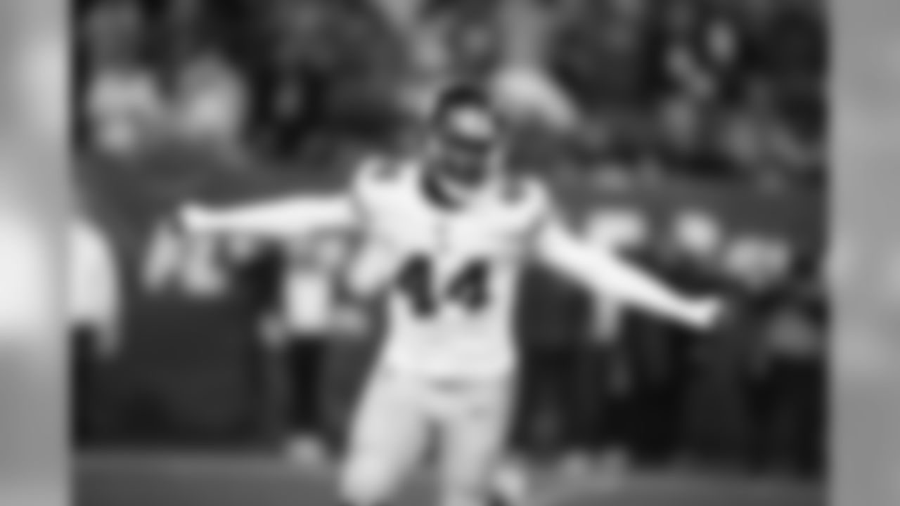 OLB Markus Golden