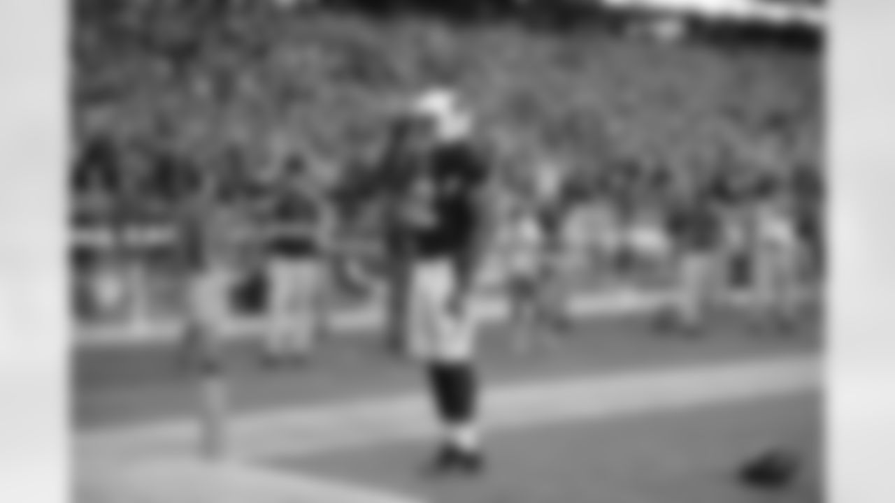 WR Andre Roberts salutes the crowd after a touchdown against the Texans.