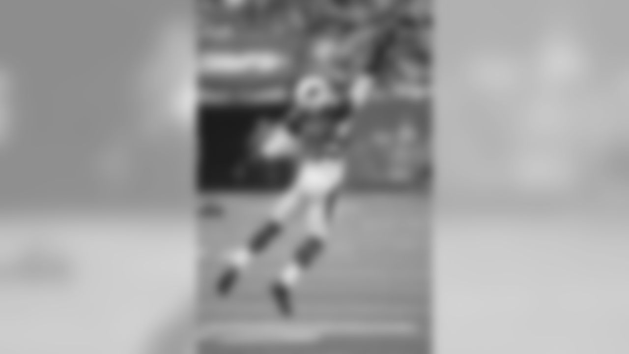 WR Early Doucet