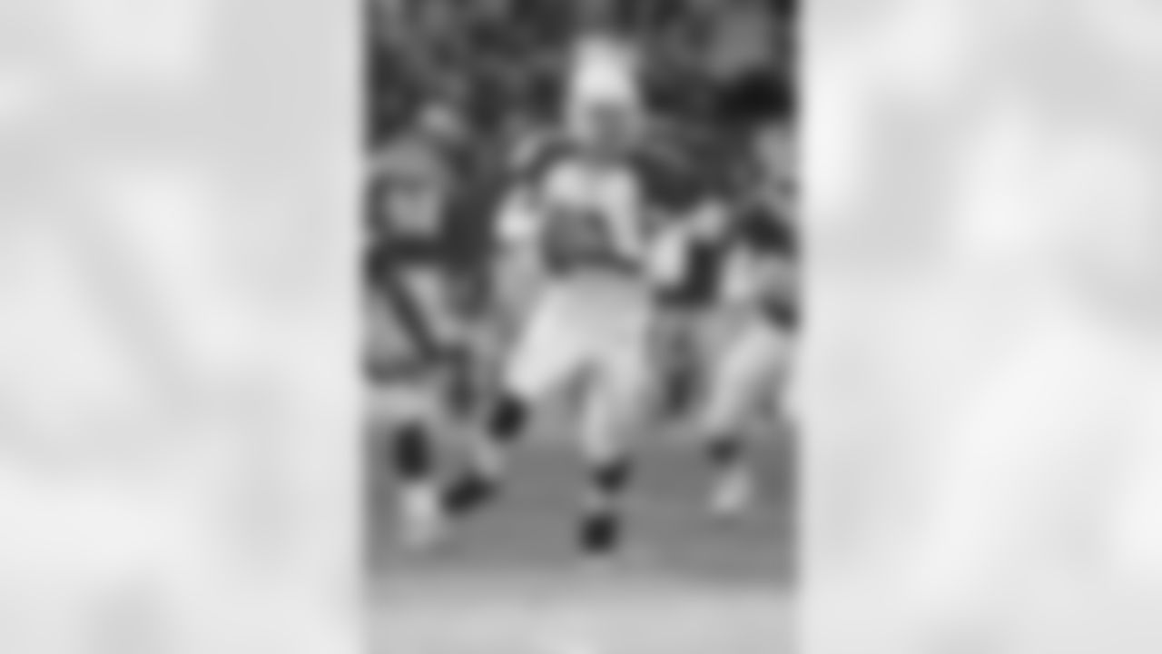 Derek Anderson looks for an open receiver