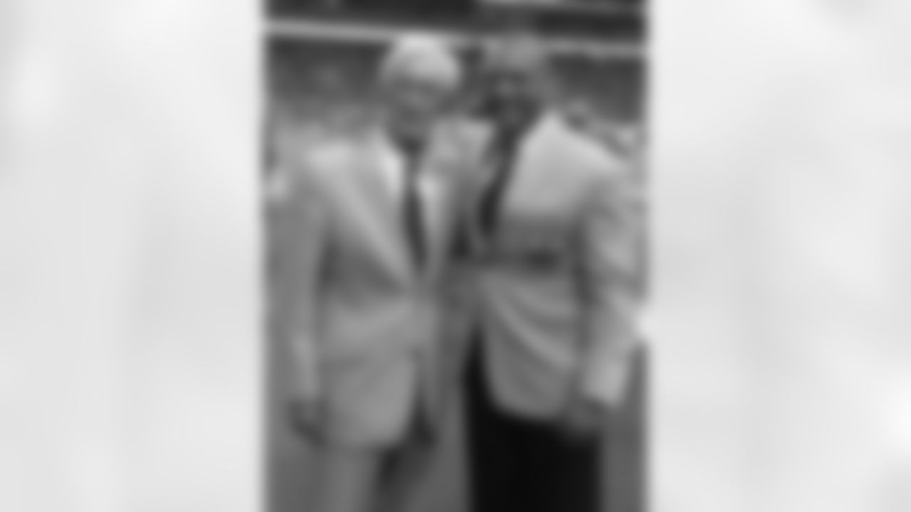 Larry Wilson and fellow Hall of Fame defensive back Aeneas Williams