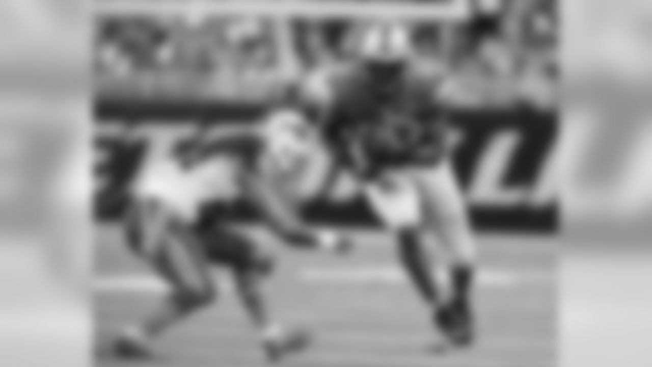 TE Brandon Pettigrew