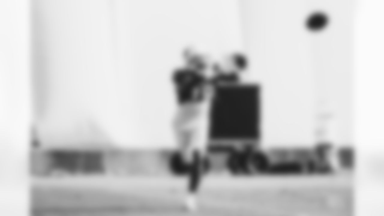 WR KeeSean Johnson
