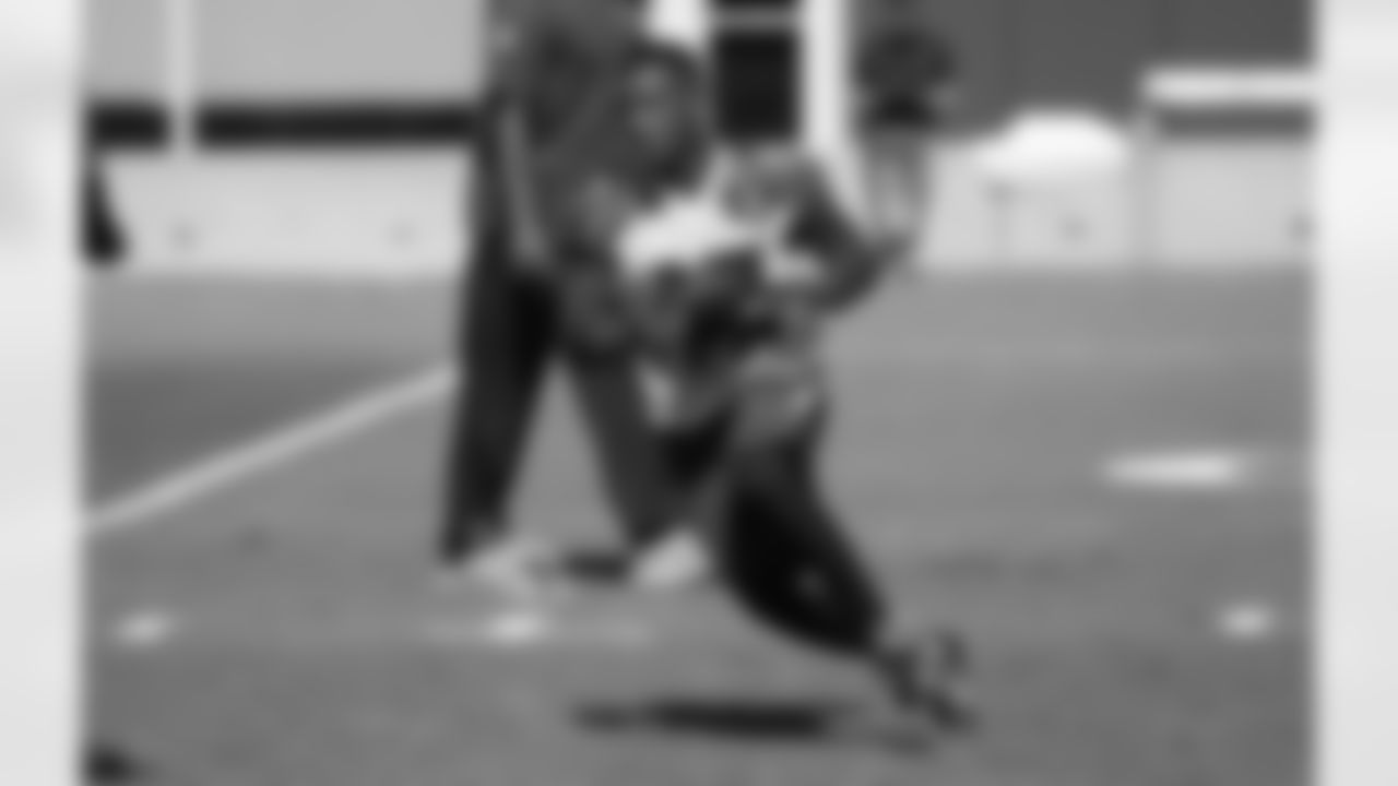 WR Marvin Hall