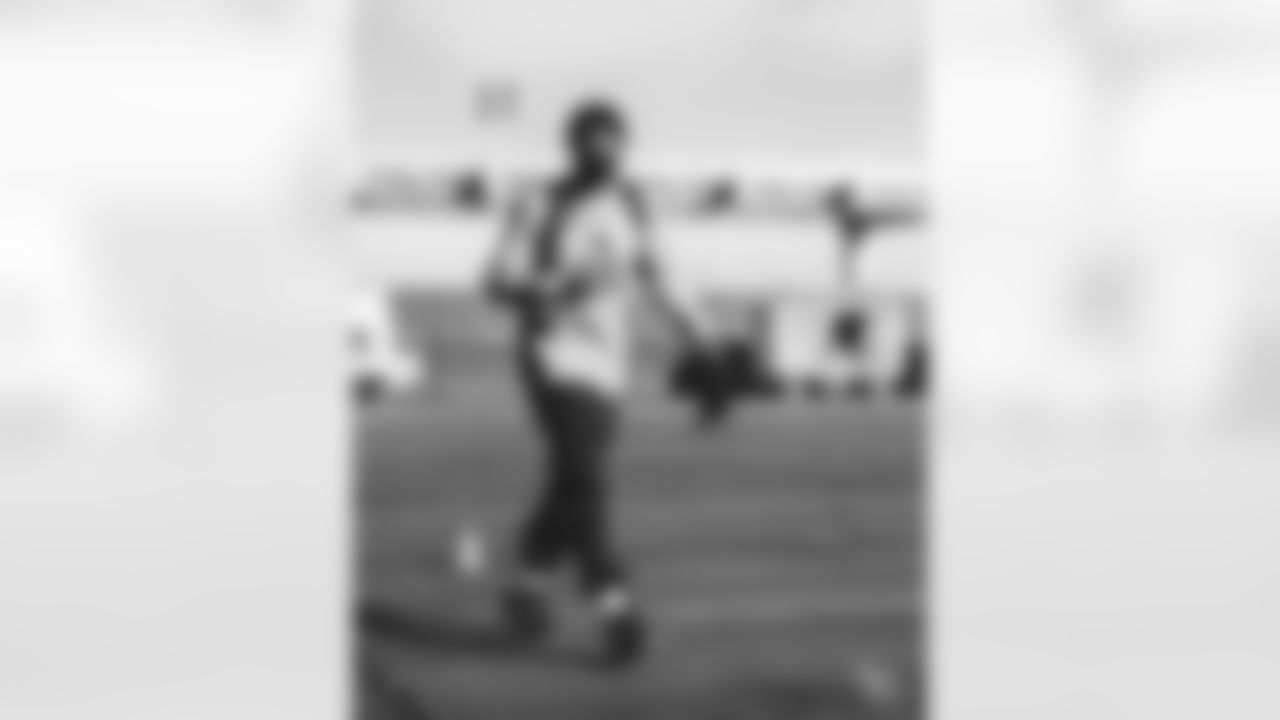 WR KeeSean Johnson