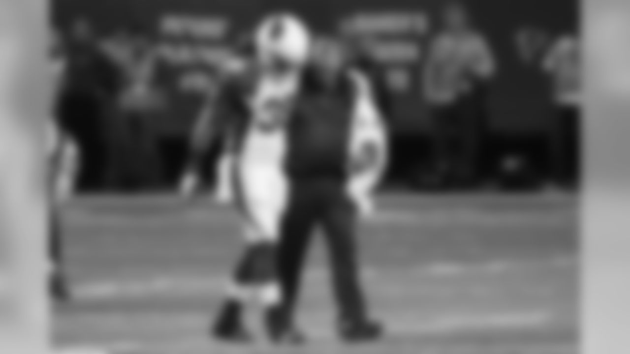 Ellington leaves the field with an injury
