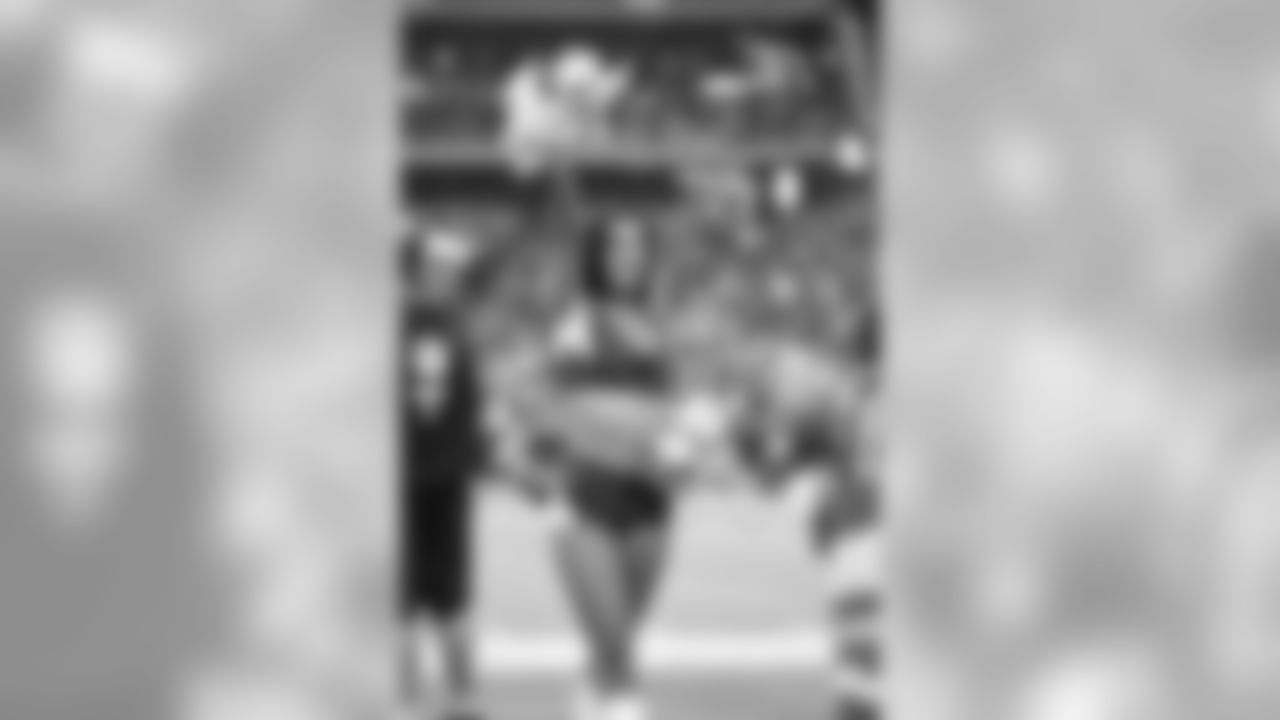 Images of the Cardinals cheerleaders during the Week 4 contest at State Farm Stadium