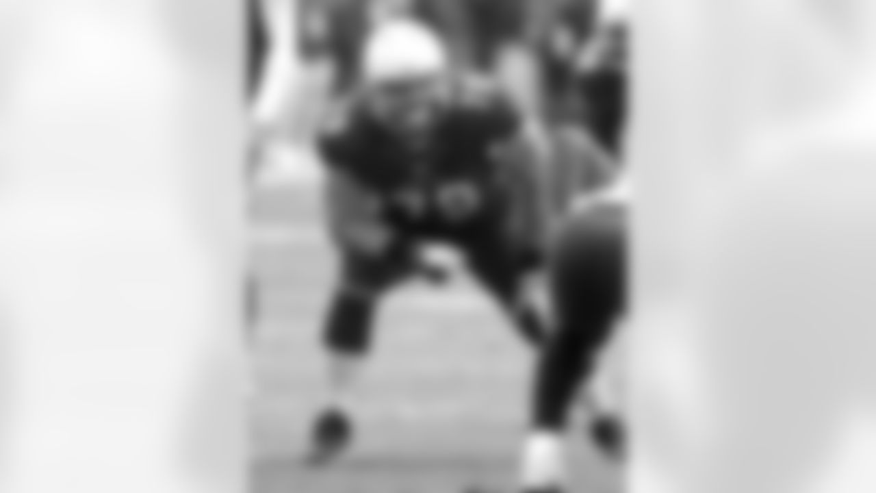 Bradley Sowell gets ready to block.