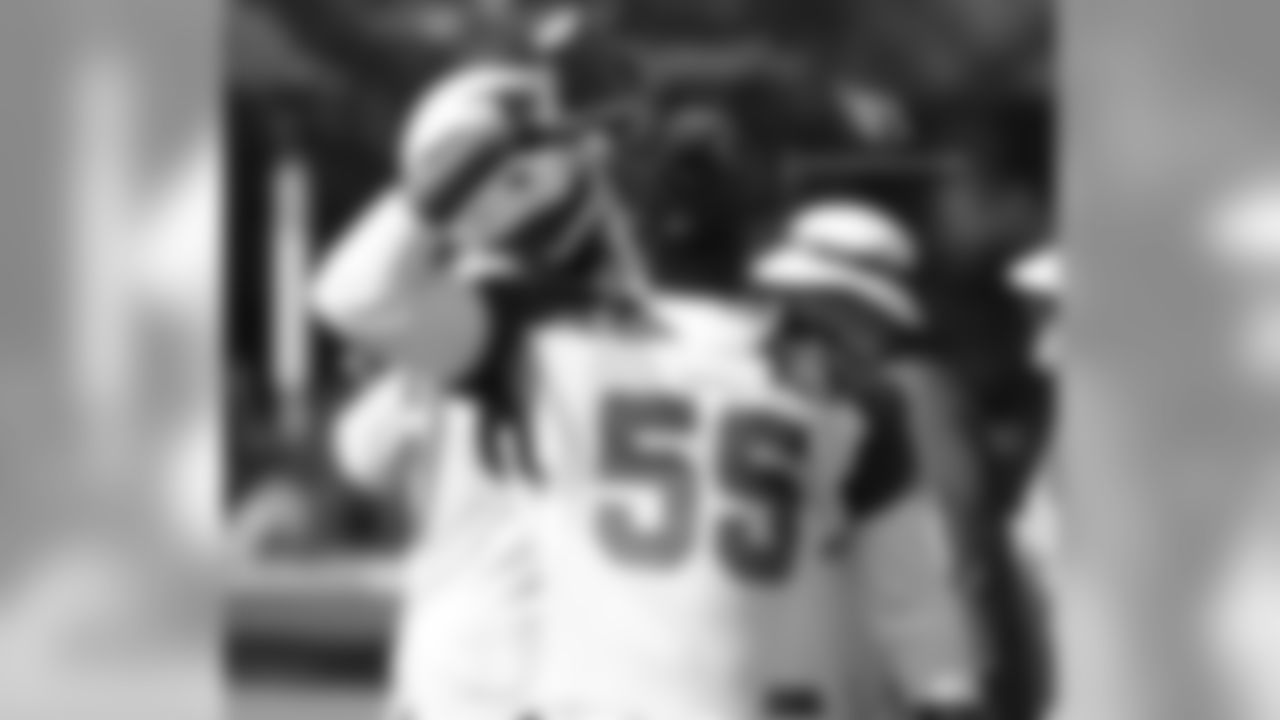 LB Chandler Jones